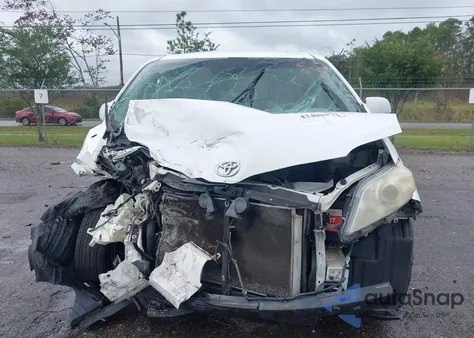 2011 Toyota Sienna Le V6 from USA, damaged, VIN 5TDKK3DCXBS057282
